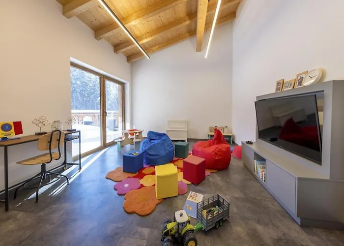 Near Krimml Waterfalls * Нойкирхен-ам-Гросфенедигер