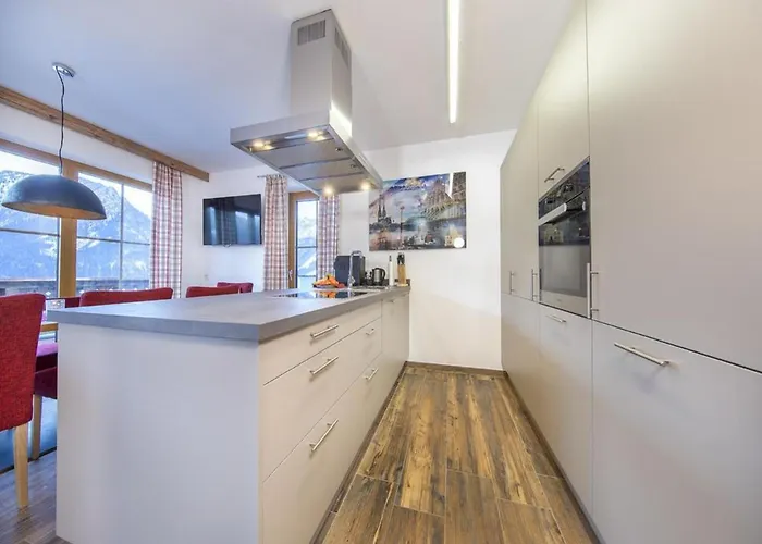 Near Krimml Waterfalls Шале