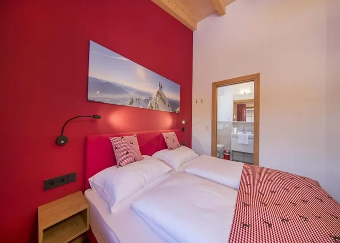 Шале Near Krimml Waterfalls Нойкирхен-ам-Гросфенедигер