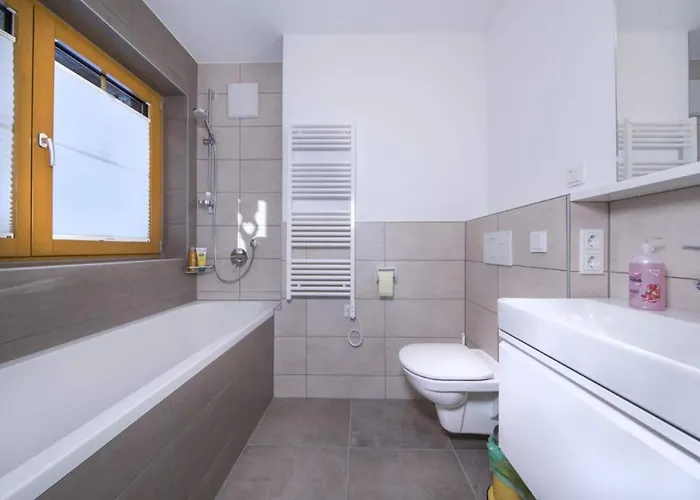 Near Krimml Waterfalls Шале Нойкирхен-ам-Гросфенедигер