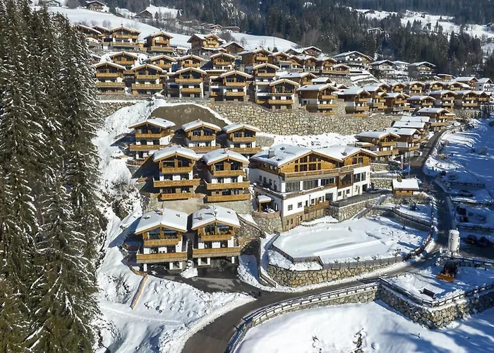 Near Krimml Waterfalls Шале